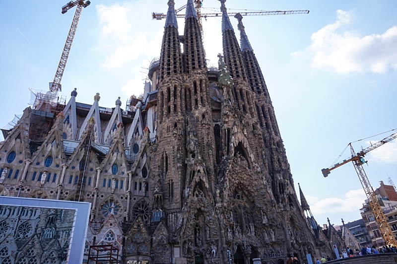 Barcelona Honeymoon | Madison Fichtl | Madison-fichtl.com 